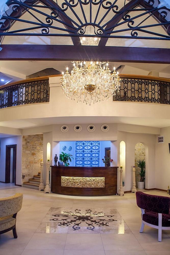 La Petra Hotel Izmir Exterior photo